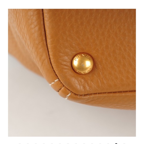 Authentic Prada Vitello Daino Side Pocket Tote in Caramel with long strap - Picture 9 of 16